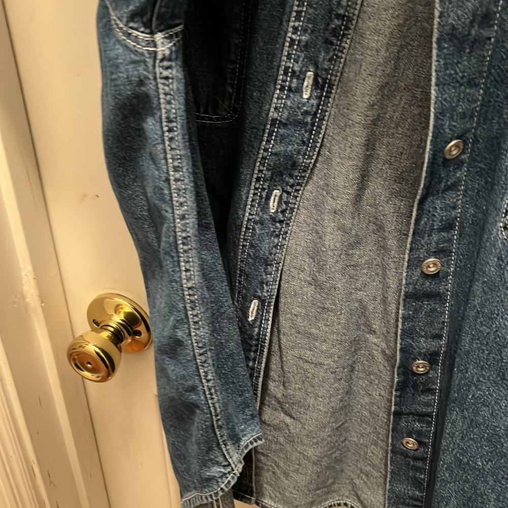 Levi’s Women’s red tag button down denim shirt size Large - Picture 10 of 16